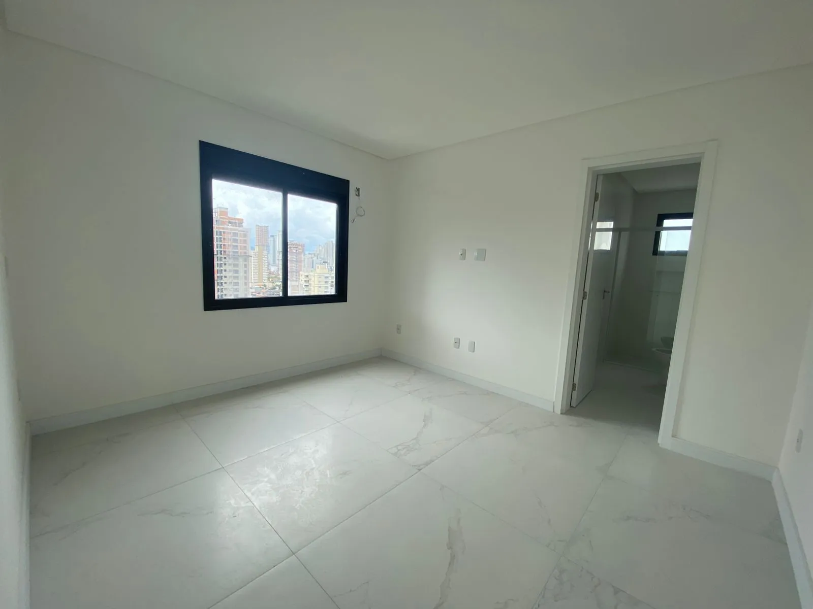 Imagem Apartamento à venda com 130m2 por R$ 1.370.000,00