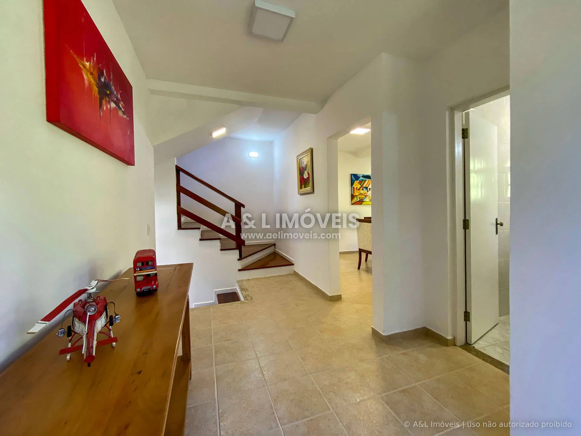 Imagem Casa no Condomínio Iporanga em Campos do Jordão, 5 dormitórios