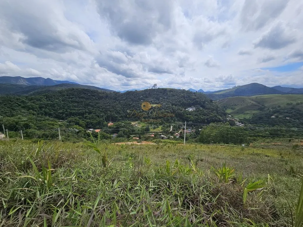 Imagem Terreno em Condomínio para Venda em Teresópolis / RJ no bairro Pessegueiros