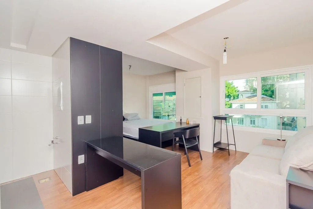 Imagem Apartamento de 1 quarto (studio) e uma vaga no bairro Moinhos de Vento em POA
