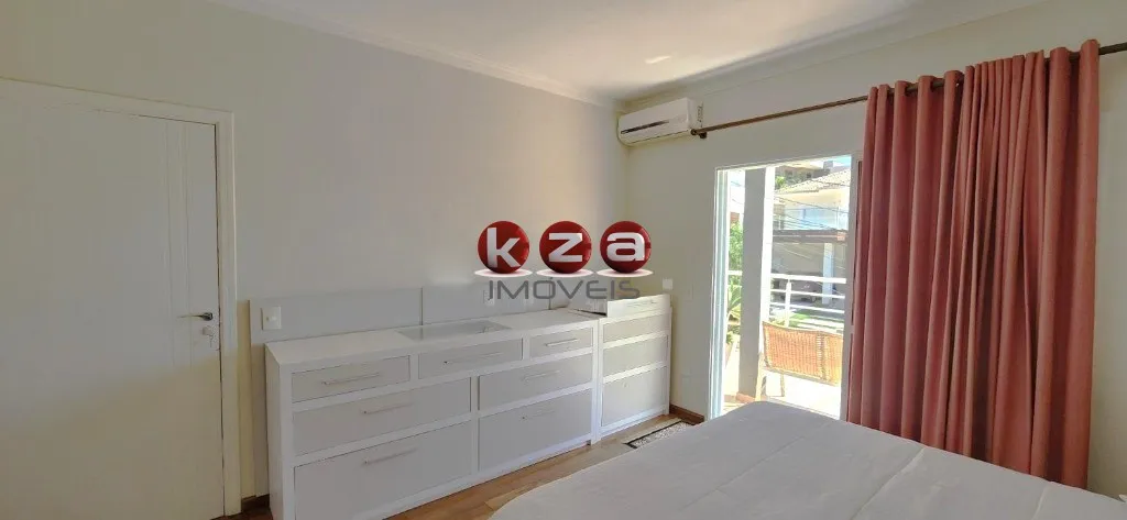 Imagem Casa de Luxo em Condomínio: 4 Quartos, 4 Suítes, 3 Salas, 5 Banheiros, 2 Vagas de Garagem, 300m² em Valinhos-SP, Jardim Recanto.