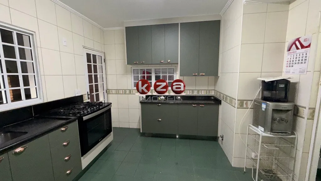 Imagem Casa em Condomínio de Alto Padrão na Vila Faustina II em Valinhos-SP - 3 Quartos, 1 Suíte, 2 Salas, 4 Banheiros, 4 Vagas - 212m².