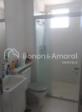 Imagem Apartamento de 57m² completo em armários planejados e com ar condicionado na sala e nos quartos. S...