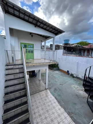 Imagem Casa ampla com 5 dormitórios sendo 3 suites , terraço , e 7 vagas de garagem, no conjunto Santos Dumont, na zona centro-oeste, pode ser financiada