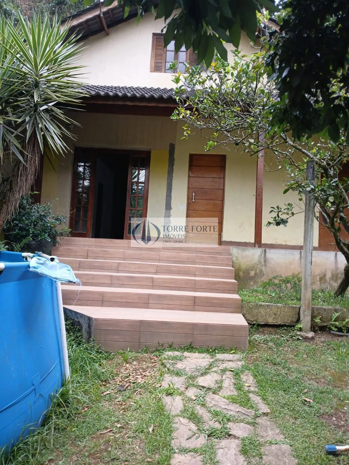 Imagem Casa com 5 quartos 1 suite 6 vagas de garagem na Serra da Cantareira.