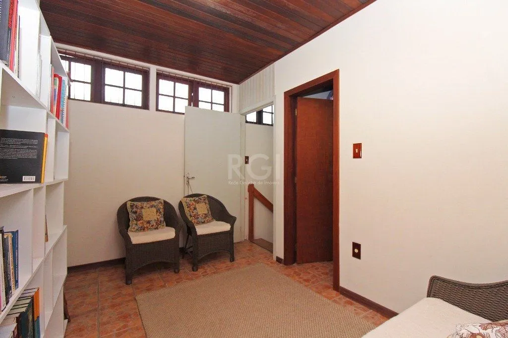 Imagem Casa para Venda - 150m², 4 dormitórios, sendo 1 suites, 3 vagas - Nonoai