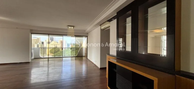 Imagem Apartamento à venda no Edifício Biarritz, com vista encantadora para o sol nascente acima das copa...