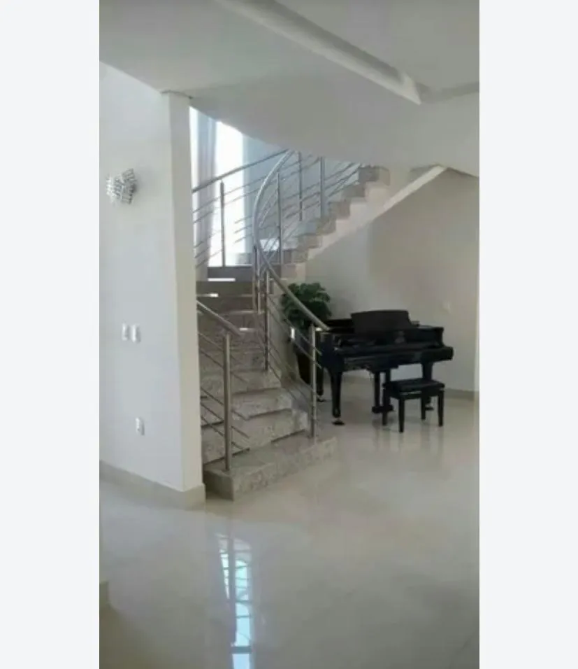 Imagem Casa Alto Padrão Localizada no Condominio Vila dos Inglezes.