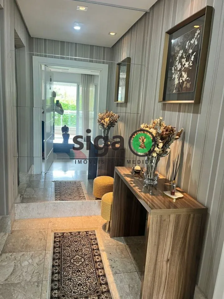Imagem Apto à Venda com 200m², 3 suites, 4 vagas, mobiliado, no Panamby