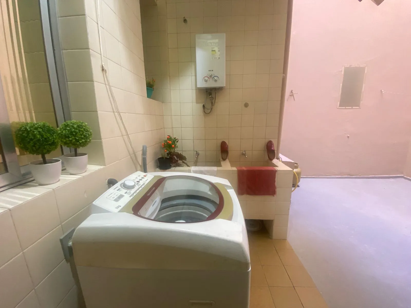Imagem Apartamento garden 3 dormitórios 2 banheiros 128m2 e vaga coberta, Menino Deus
