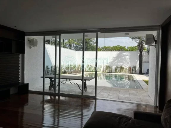 Imagem Casa com 850m² de área construída num terreno de 1.125m², Com projeto arquitetônico de João Ar...