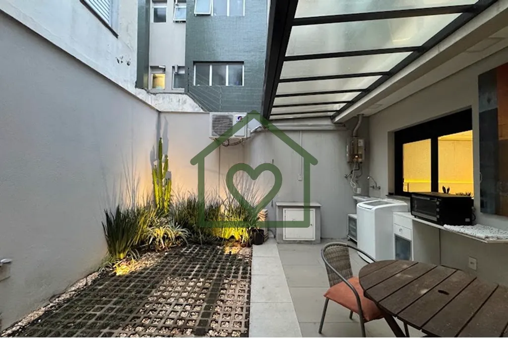 Imagem Descubra o encanto de viver em Menino Deus, Porto Alegre, com este apartamento Garden à venda por u...