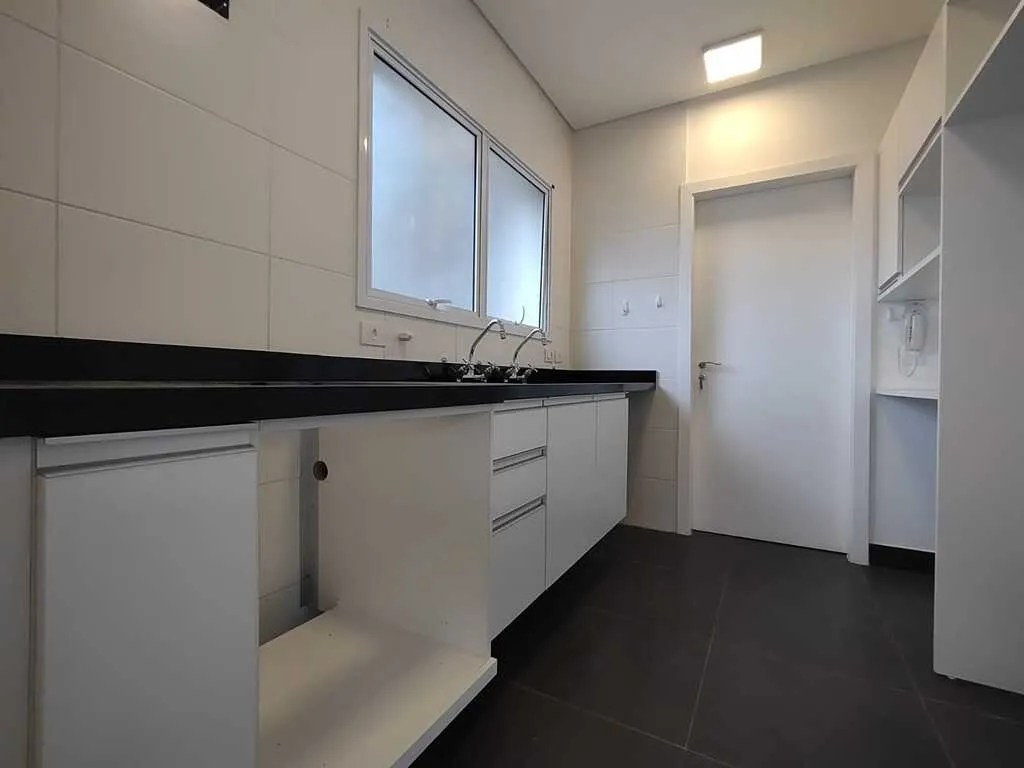 Imagem Casa Duplex 324,87M², 4Q, 4 Suítes, 7 Banheiros, 3 Vagas, Academia, Segurança 24h, Jardim, Portaria, Praça.