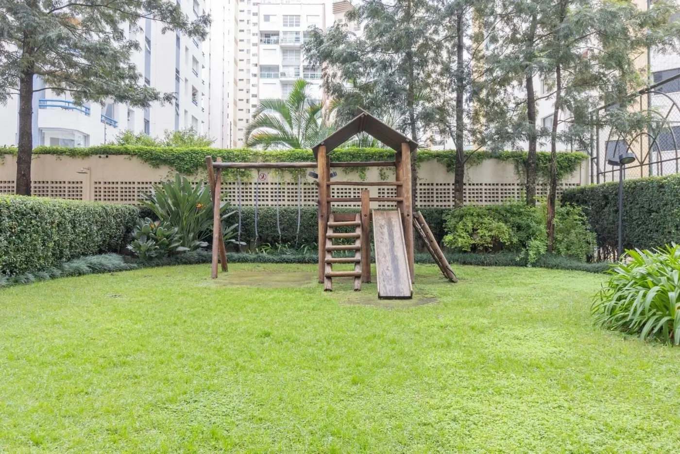 Imagem Apartamento para Venda em São Paulo, Pinheiros, 3 dormitórios, 1 suíte, 2 banheiros, 2 vagas