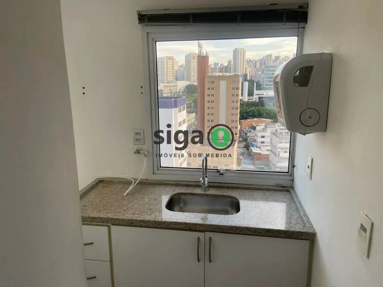 Imagem Conjunto Comercial Pronto para Uso ao Lado do Metrô na Barra Funda com 6 Vagas de Garagem
