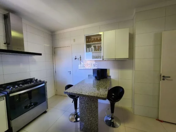 Imagem Encantador apartamento de 3 dormitórios no bairro Santa Maria, Uberaba