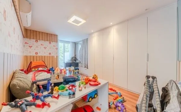 Imagem Uma casa linda dentro de um condomínio fechado, no Lagos de Nova Ipanema.