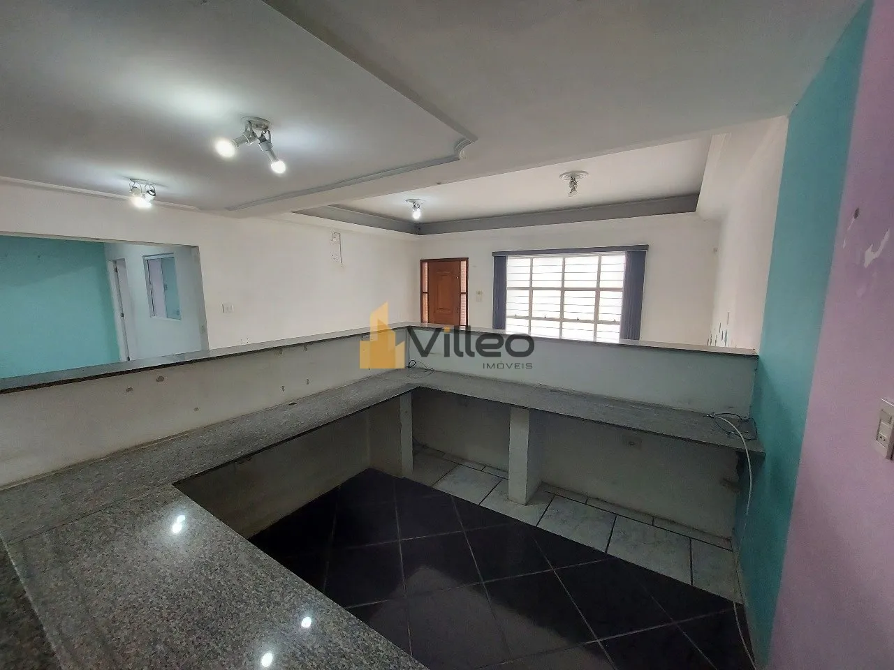 Imagem Localizada na Avenida Doutor Ulisses Guimarães, 2020 - Jardim Santo André 2, esta ampla casa comer...