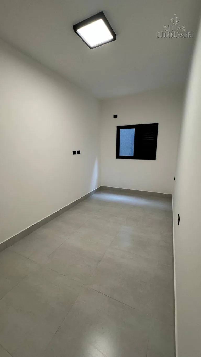 Imagem Casa Térrea 2 Dormitórios com Quintal - 57m²