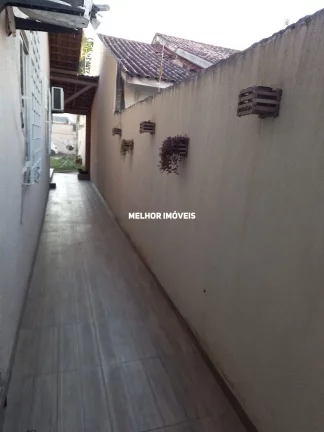 Imagem Casa de Alvenaria com 4 Dormitórios sendo 3 suítes localizado em Banheiros em Camboriú