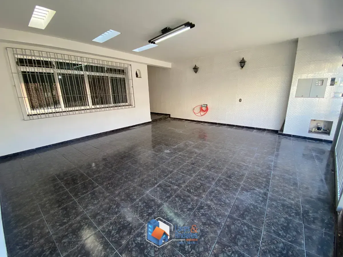 Imagem Sobrado para venda em Vila Babilônia com 4 quartos, sendo 1 suíte, 135m²
