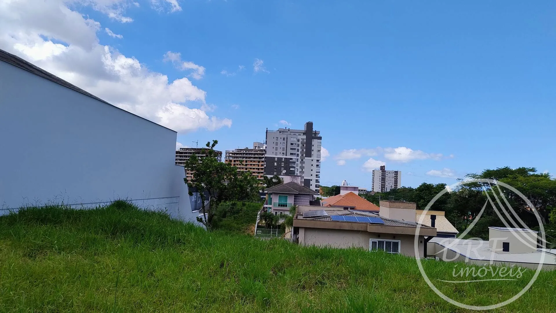 Imagem Excelente Terreno - 361m² na Pedra Branca Condomínio planejado e com lazer