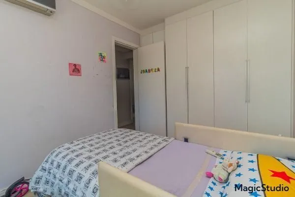 Imagem Vende apartamento no Bairro Passo da Areia - Porto Alegre