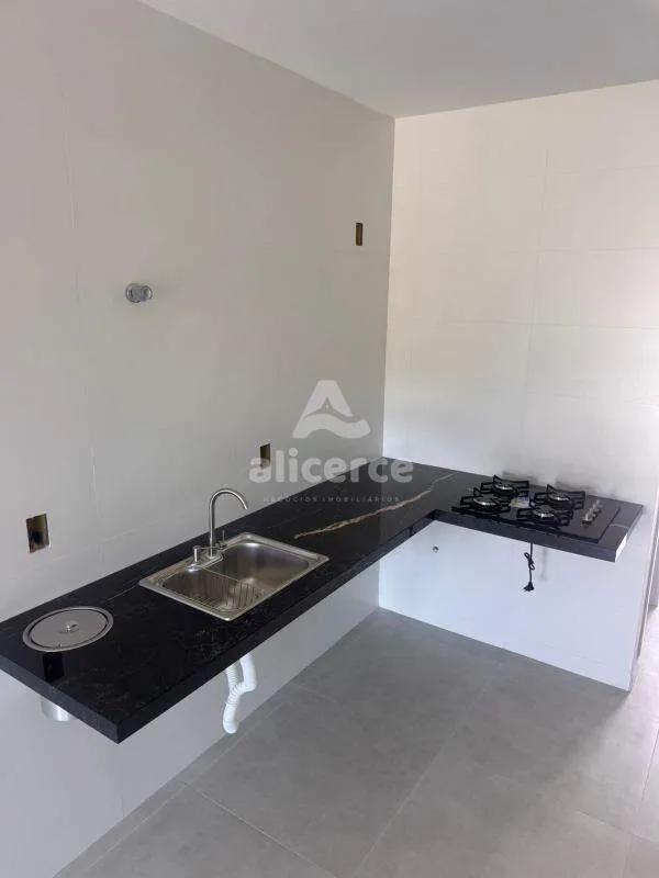Imagem Linda Casa Geminada prontinha, com Acabamento Impecável! na Nova Palhoça