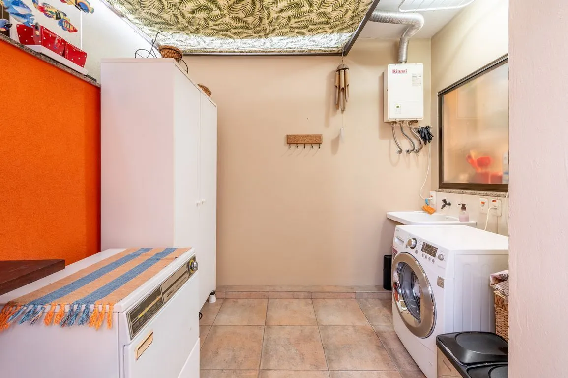 Imagem Apartamento de 4 dormitorios á Venda no Passo da Areia - Porto Alegre