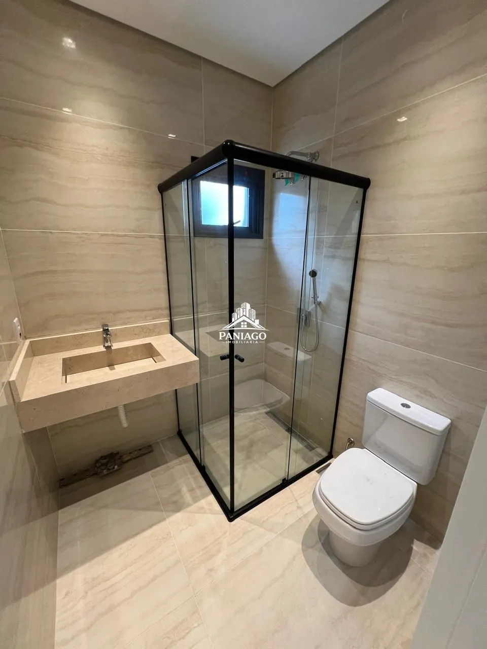 Imagem Casa com 5 Quartos, 4 Suítes e Piscina à Venda no Villa Jardim
