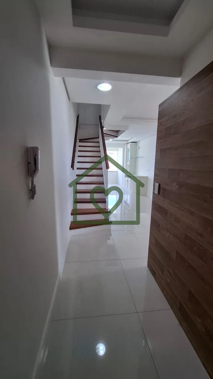 Imagem Excelente cobertura semi mobiliada no bairro Chácara das Pedras, com 4 dormitórios, sendo uma suí...