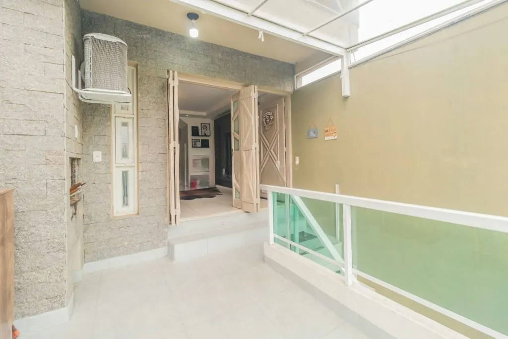 Imagem Encantadora casa com 175m², 03 dormitórios, Rua Paul Harris, Jardim Planato