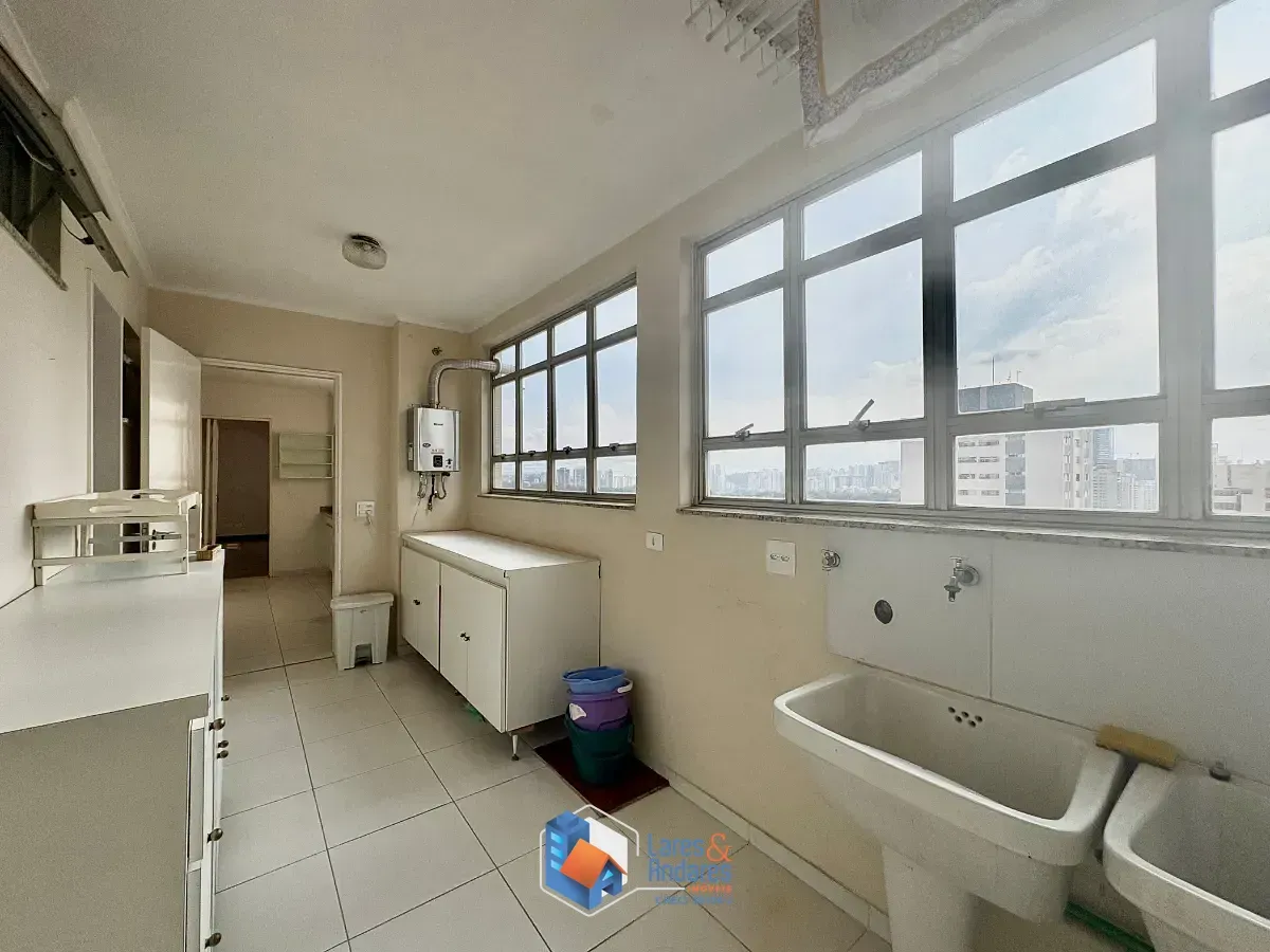 Imagem Apartamento para venda em Chácara Santo Antônio (Zona Sul) com 4 quartos, sendo 1 suíte, 181m²