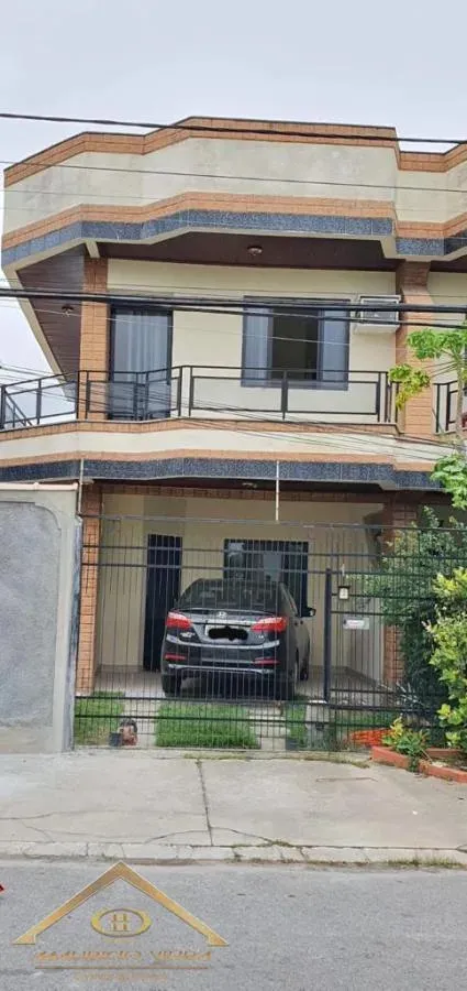 Imagem Casa em Condomínio para Venda em Cabo Frio / RJ no bairro Parque Burle