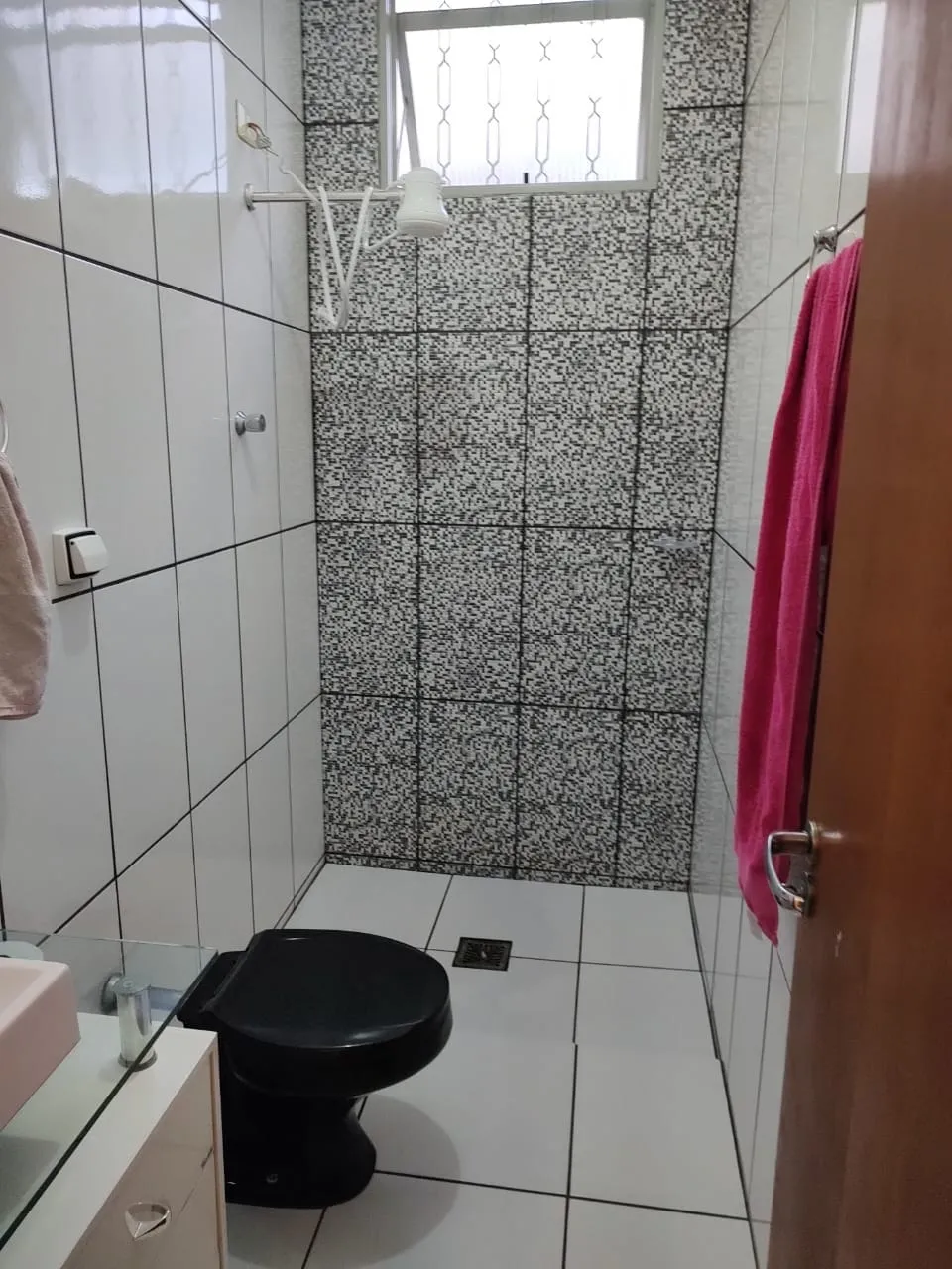 Imagem Casa à venda 3 Quartos, 1 Suite, 4 Vagas, 200M², Loteamento Residencial e Comercial Araguaia, Pindamonhangaba - SP