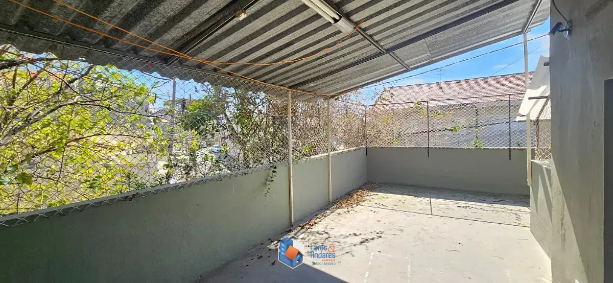 Imagem Sobrado para venda em Jardim Regis com 5 quartos, sendo 1 suíte, 218m²