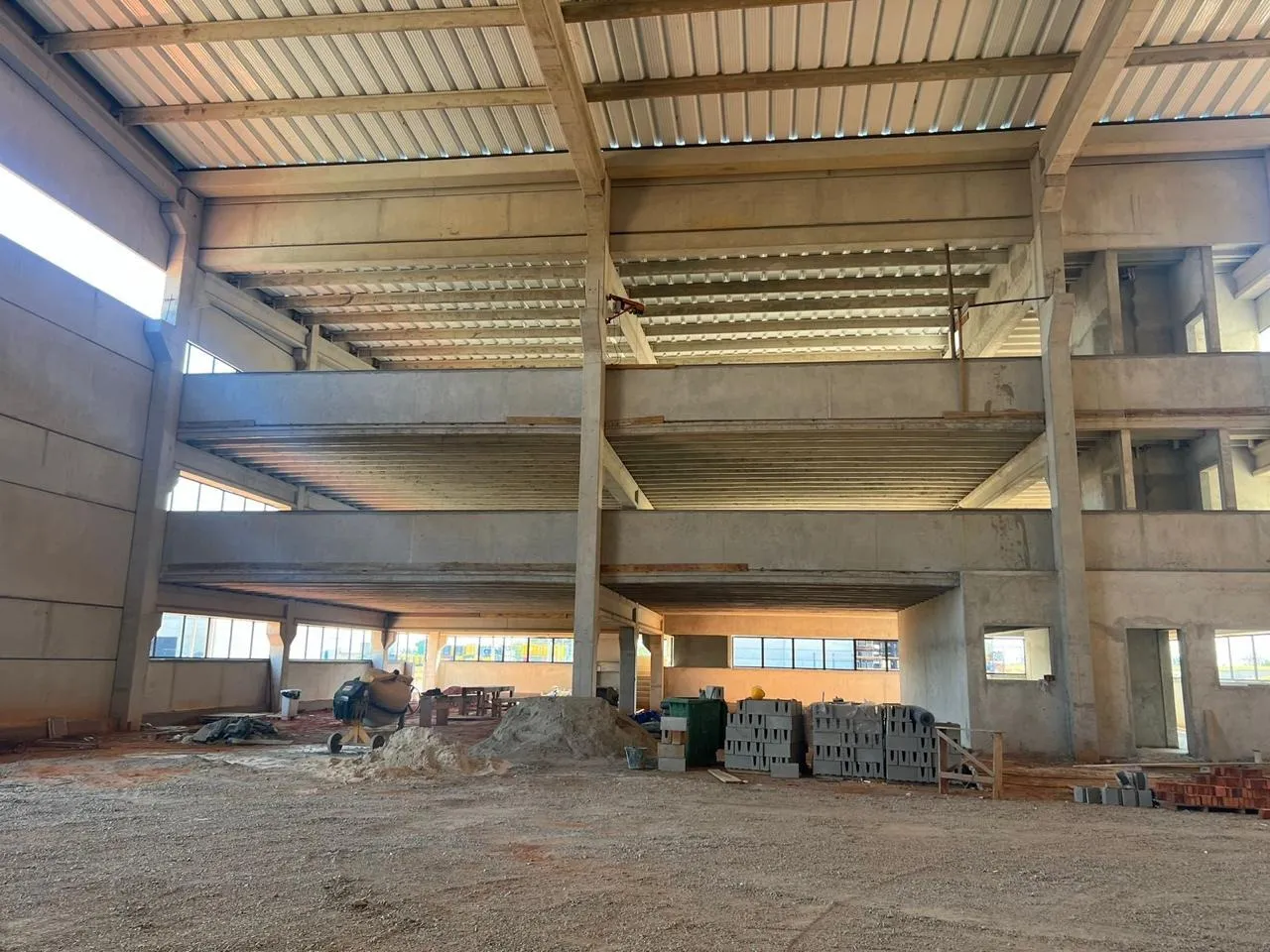 Imagem Galpão industrial em condomínio para locação em Sorocaba-SP, bairro Iporanga, com 2.096,00 m² de área.