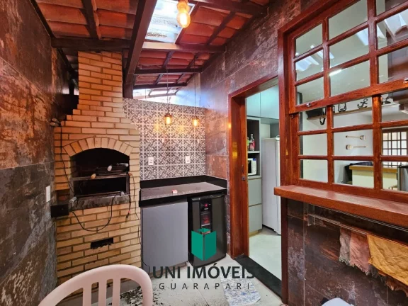 Imagem Casa duplex em condomínio fechado próximo a Praia de Peracanga ! Totalmente reformado e mobiliado.