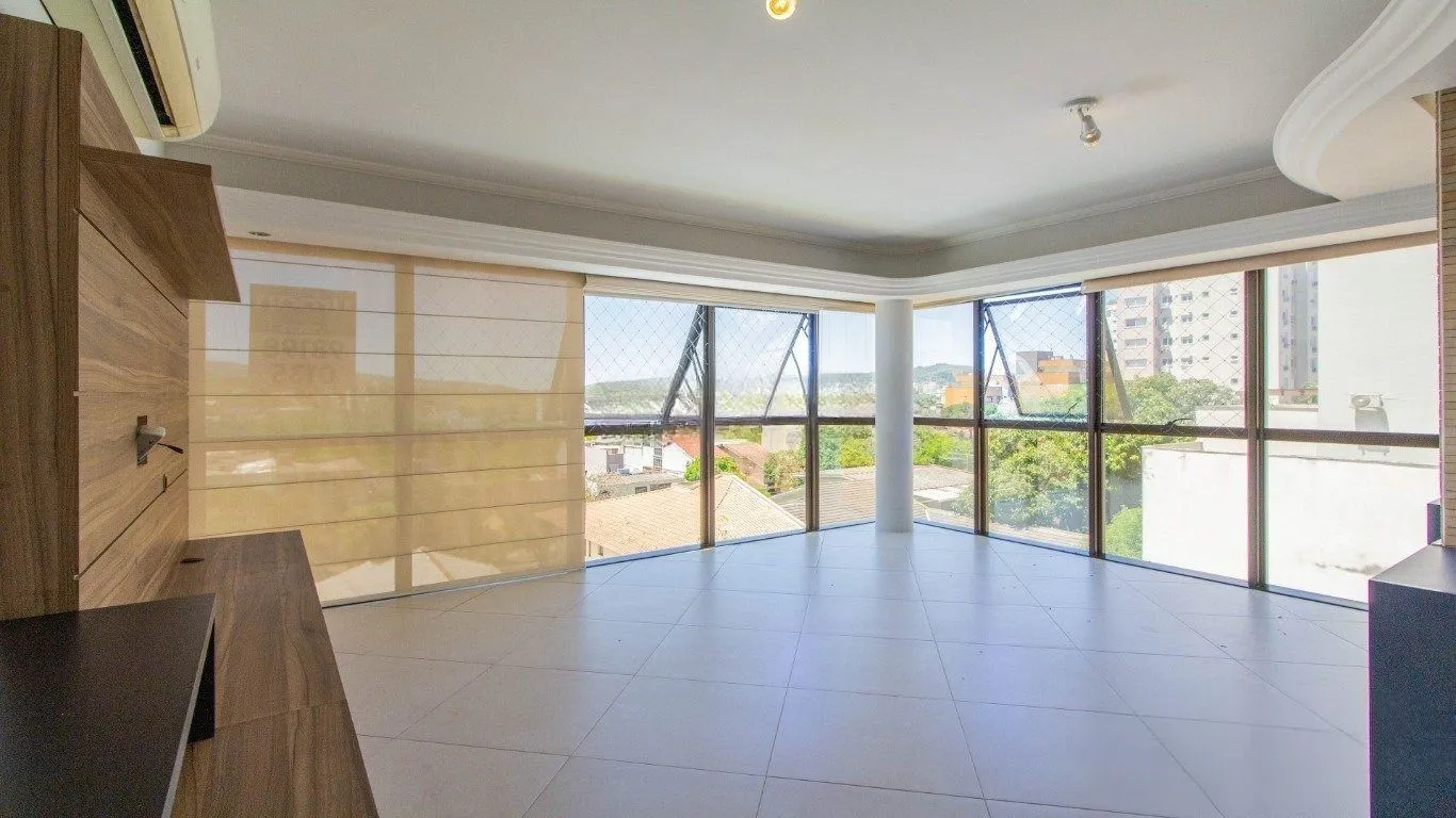 Imagem Vista Panorâmica, 3 Dormitórios com Suíte e 2 Vagas no Petrópolis