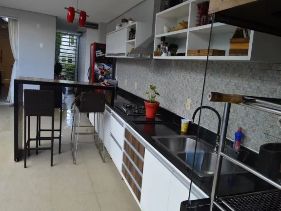 Imagem CASA NO CONDOMÍNIO VILLA DE SEVILHA - FLORES