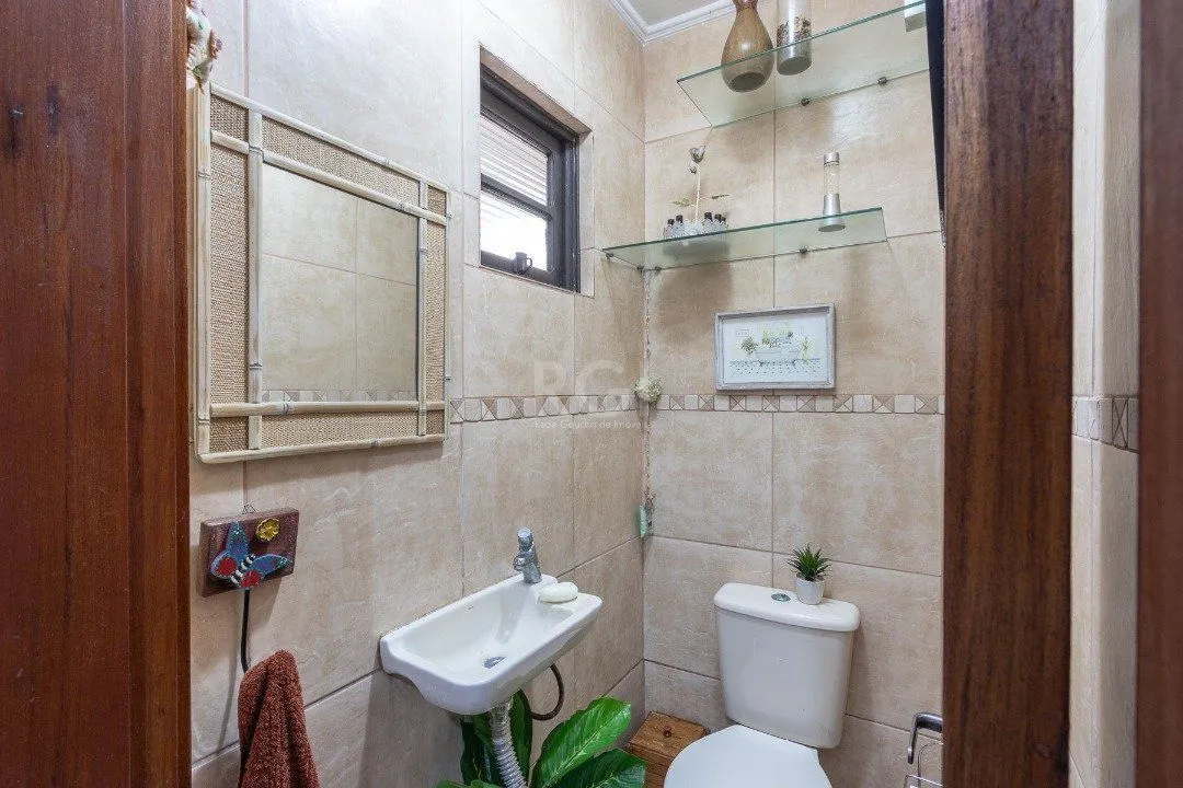 Imagem Casa para Venda com 3 dormitórios, sendo 1 suites e 4 vagas no bairro Ipanema