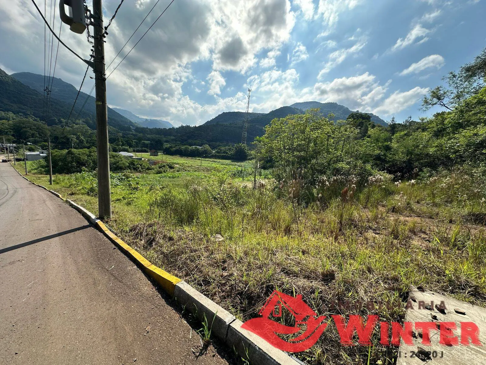 Imagem Terreno de frente para asfalto em São Vendelino