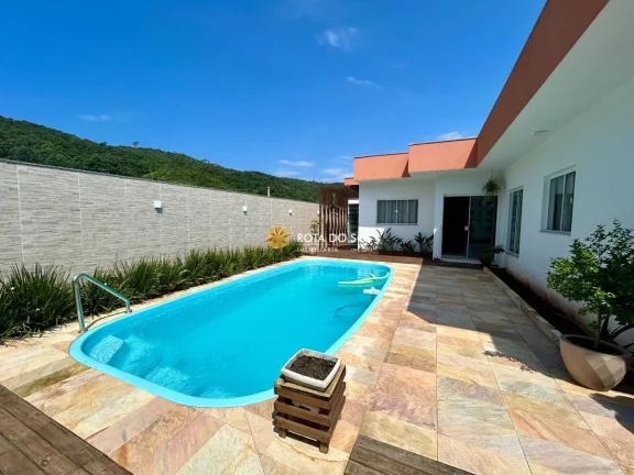 Imagem Acqua di Zimbros Casa 2 suítes à venda com piscina Bombinhas SC