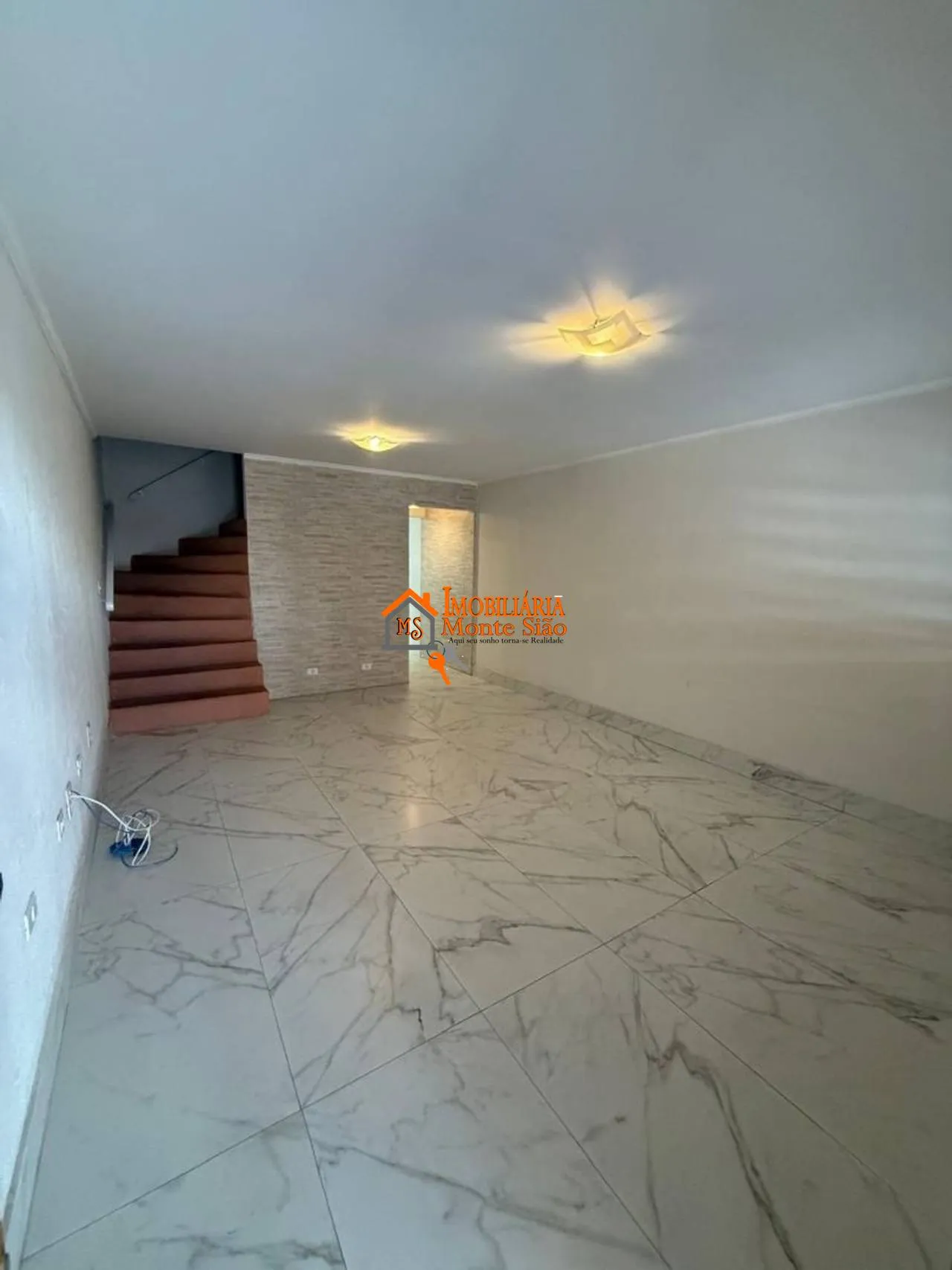 Imagem Sobrado com 2 dormitórios à venda, 180 m² - Vila Maranduba - Guarulhos/SP