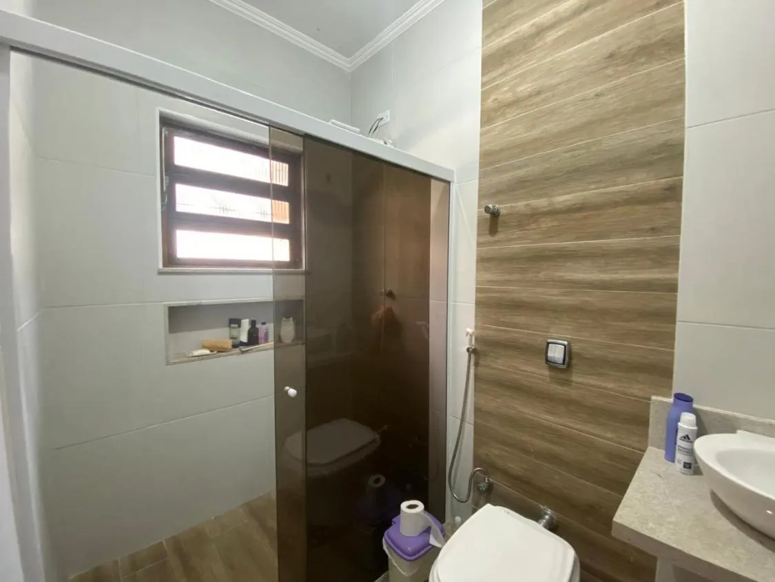 Imagem CASA ISOLADA 3 DORM E EDICULA LADO PRAIA FINANCIAMENTO BANCARIO ITANHAEM
