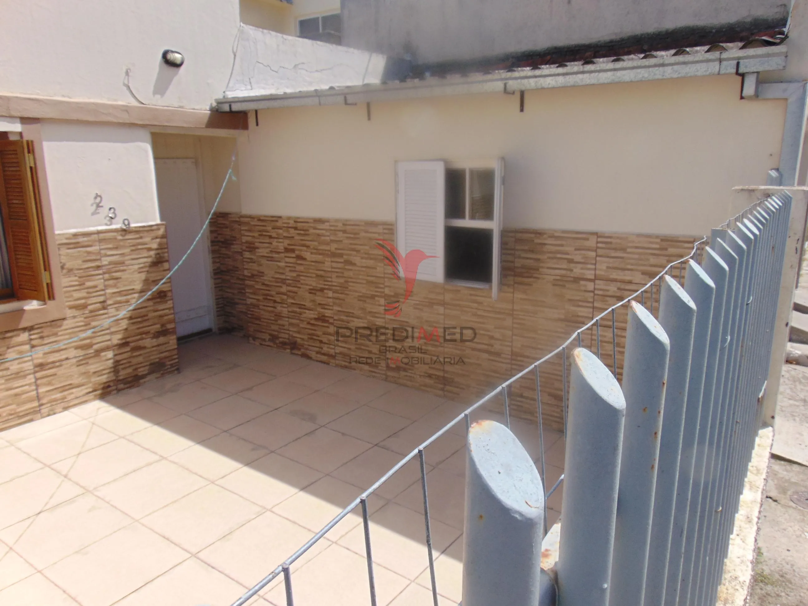Imagem EXCELENTE CASA, NADA PARA REFORMAR, É SÓ SE MUDAR. No centro de Pelotas