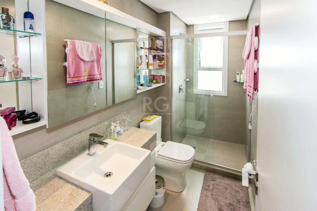 Imagem Cobertura para Venda - 230.43m², 3 dormitórios, sendo 3 suites, 2 vagas - Menino Deus