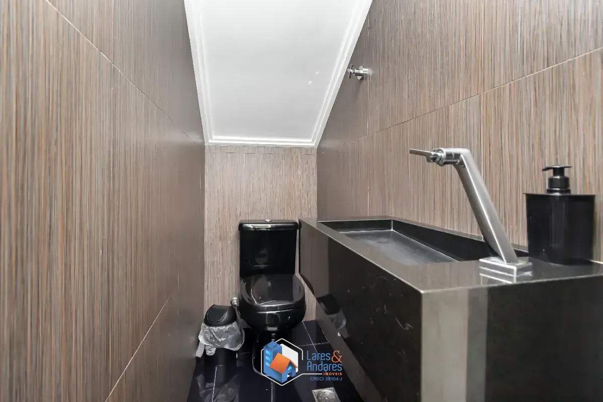 Imagem Sobrado para venda em Planalto Paulista com 3 quartos, sendo 1 suíte, 180m²