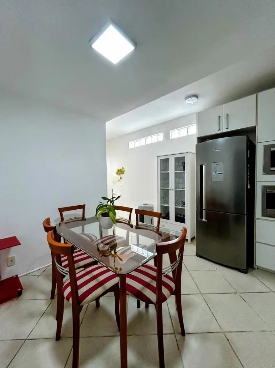 Imagem Casa com 170m², localizada no bairro Vila Ipiranga em Porto Alegre/RS.