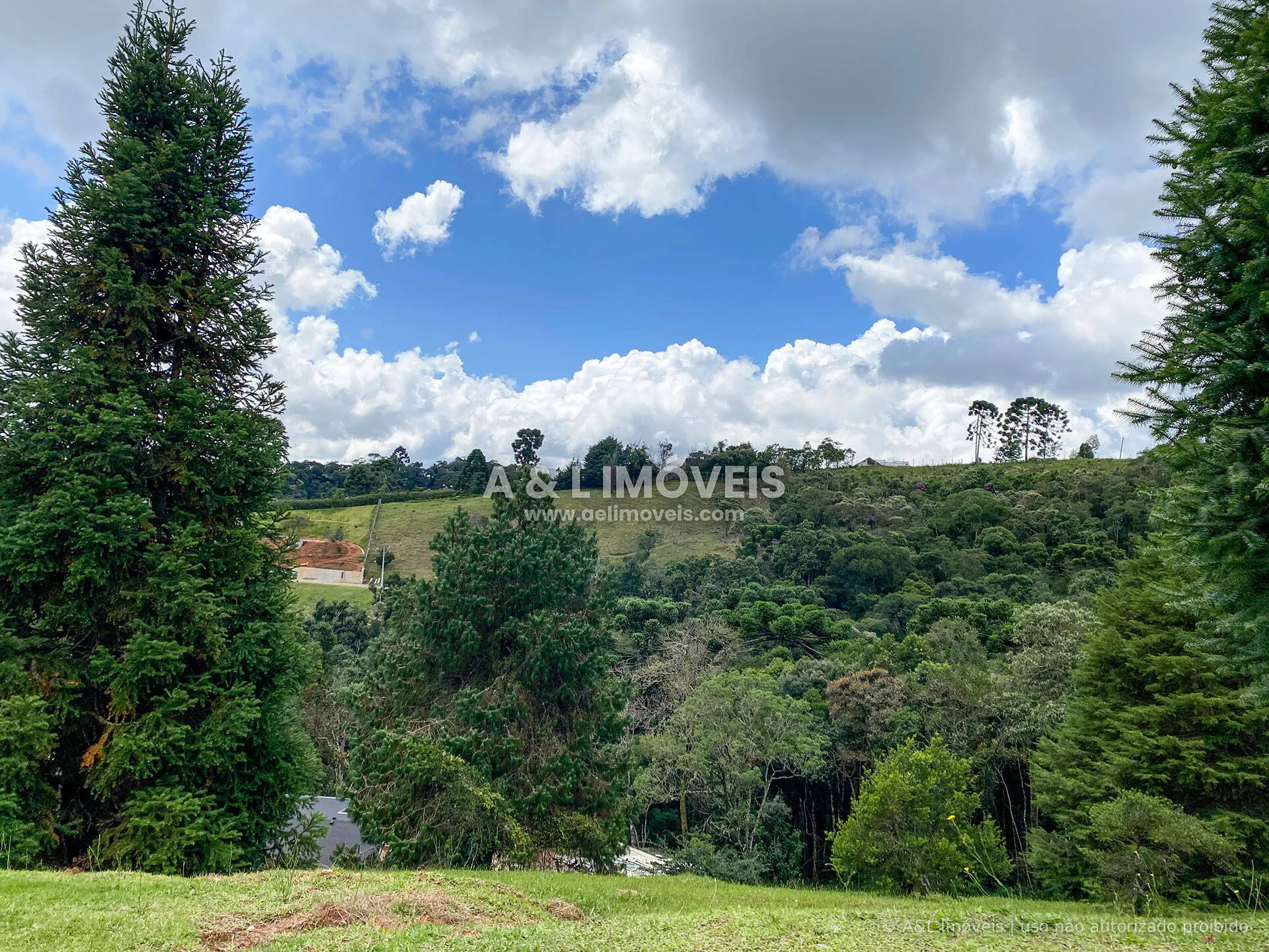 Imagem Lote em Campos do Jordão | 1.111,52 m² | Vista para o Vale